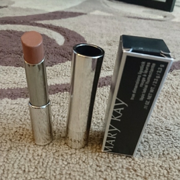 Lipstick - Picture 1 of 2